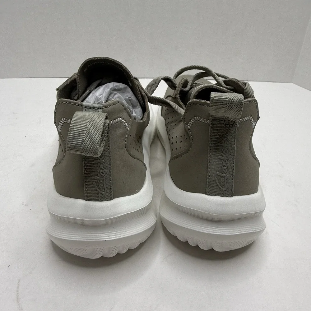 Clarks Solevana Style Pale Green Sneakers Womens 6.5 M Leather 26184289 New